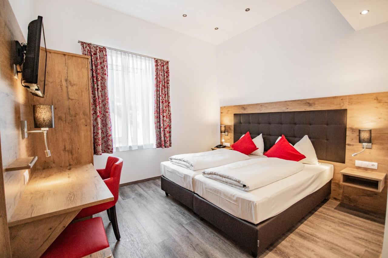 Hotel Wilder Mann Щайнах ам Бренер Екстериор снимка