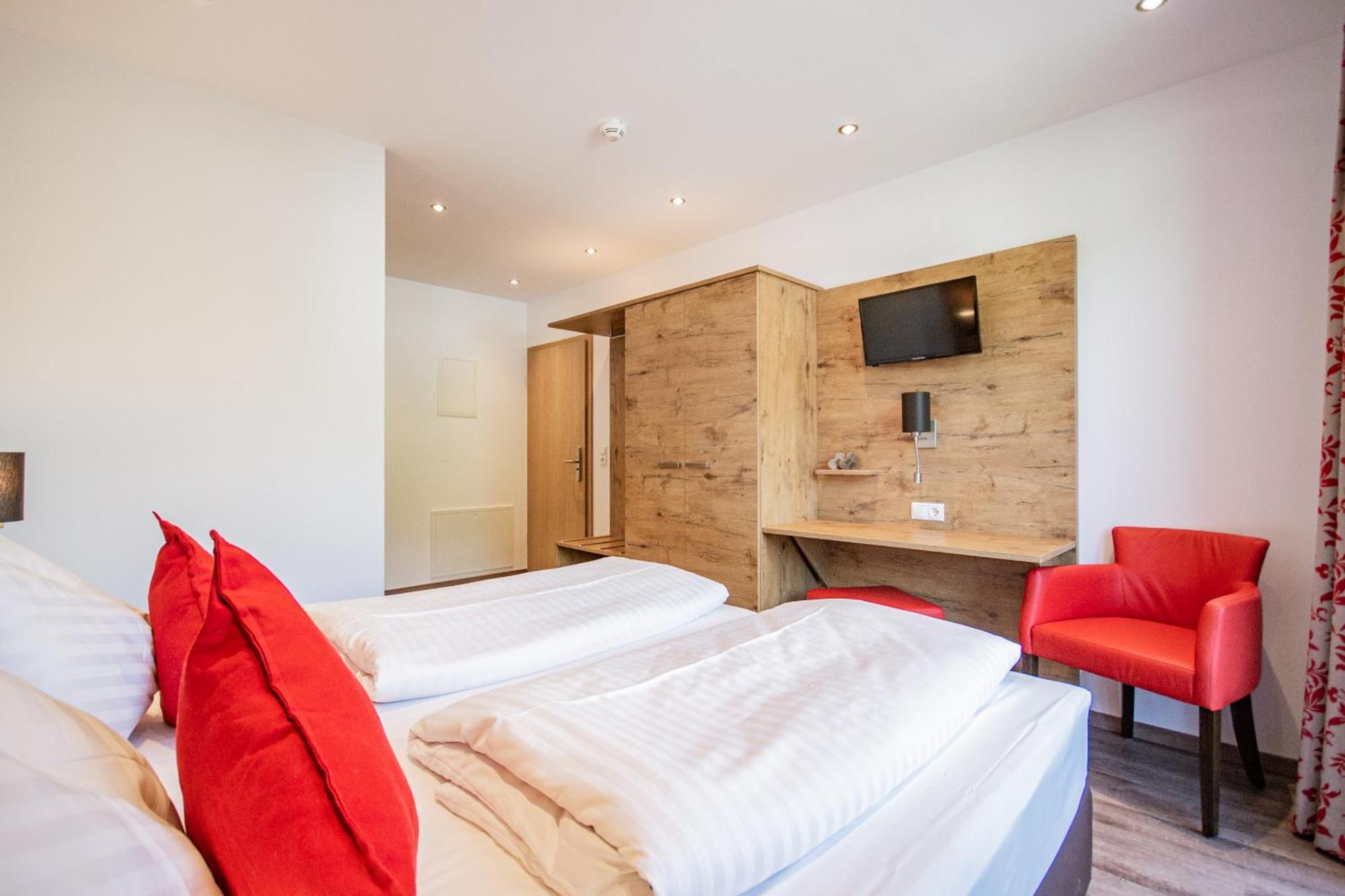 Hotel Wilder Mann Щайнах ам Бренер Стая снимка