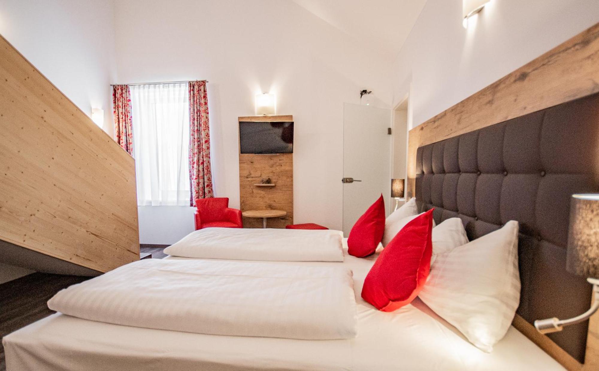 Hotel Wilder Mann Щайнах ам Бренер Стая снимка
